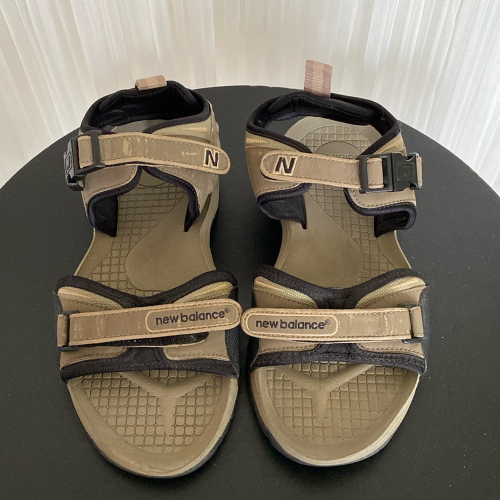 Men’s New Balance 401 sandals! Very wide fit! Size 10D